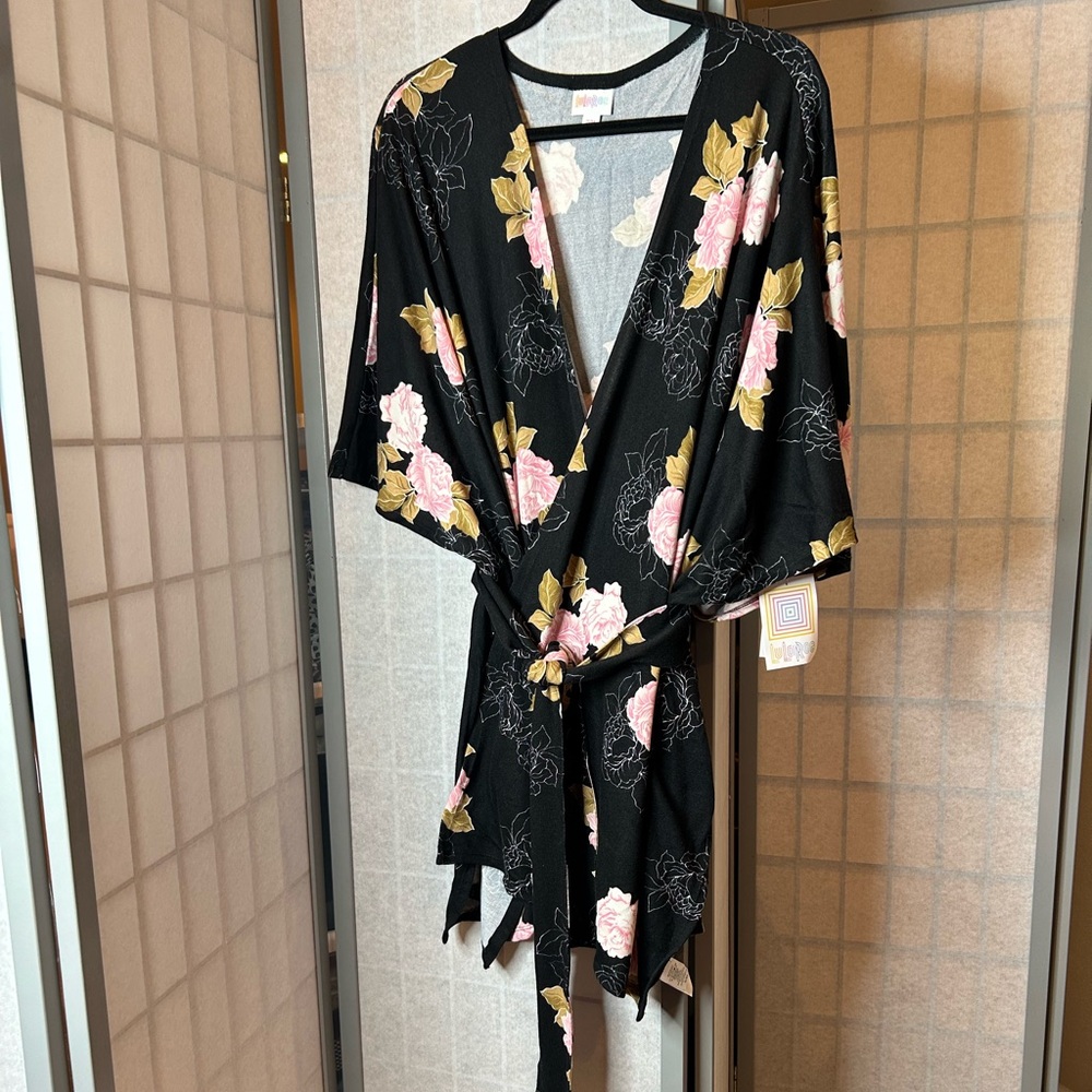 NWT LuLaRoe Savannah lightweight versatile wrap with removable waist tie